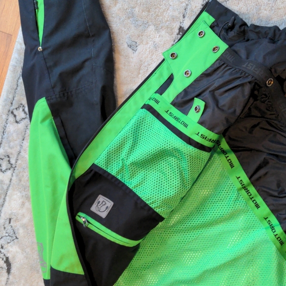 Motorfist Snowmobile Jacket - Picture 7 of 12